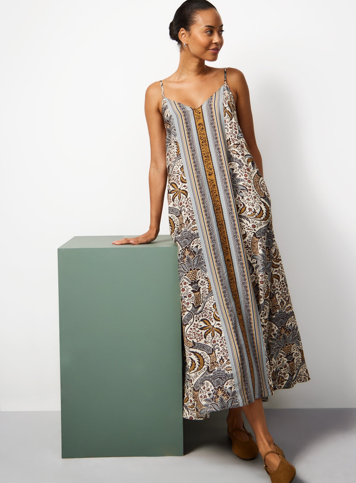 Tu x Morris & Co. Scarf Paisley Border Print Midi Dress 8 - Image 2 thumbnail